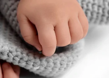 Bebê de 1 ano morre com tiro na cabeça no Triângulo Mineiro