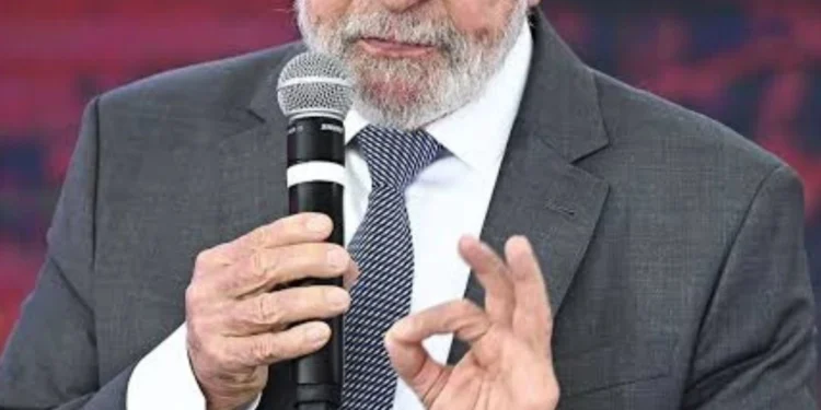 Carro da comitiva de Lula é roubado no Rio de Janeiro