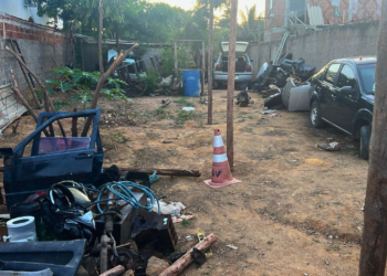 Pai e filho são presos em desmanche de veículos em Governador Valadares