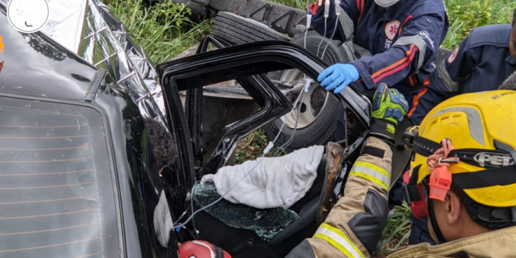 Avó e neto morrem em grave acidente na BR-116, em Jampruca MG