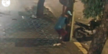 Dupla é flagrada furtando fiação no Centro de Governador Valadares
