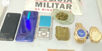 Suspeito foge e deixa drogas para trás em Virgolândia MG