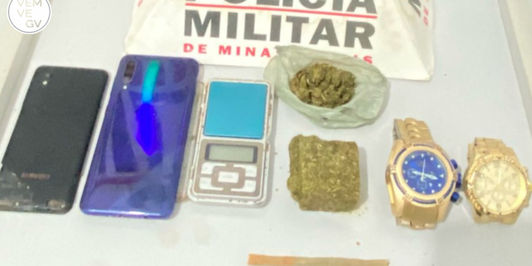 Suspeito foge e deixa drogas para trás em Virgolândia MG