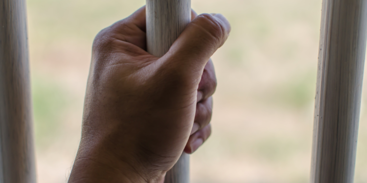 “Vou matá-la assim que sair da prisão”, diz homem preso por cárcere privado em Valadares