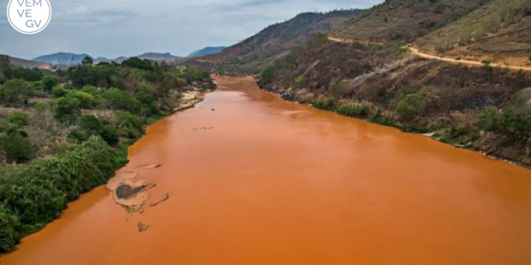 Indenização de R$ 35 mil exige desistência de ação na Inglaterra, diz Samarco