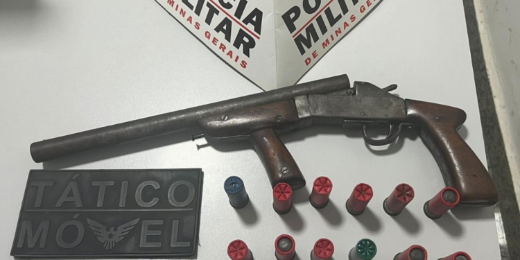 Homem é preso em Mantena MG, por posse ilegal de arma de fogo e drogas