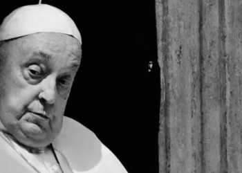 Papa Francisco morre aos 88 anos; Vaticano anuncia com pesar a perda do primeiro líder latino-americano da Igreja