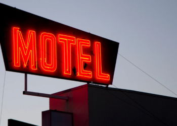 Homem morre após mal súbito em motel em MG