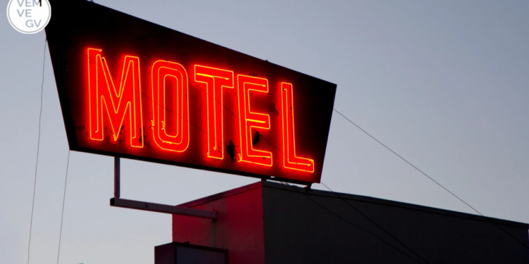 Homem morre após mal súbito em motel em MG