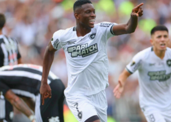 Botafogo faz história e conquista a Libertadores em final eletrizante