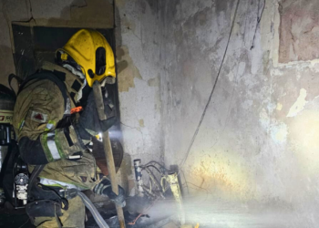 Homem agride companheira e incendeia casa em Valadares