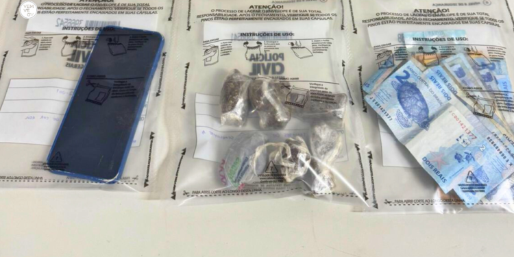 Homem é pego vendendo drogas em beco do bairro Turmalina, em Valadares