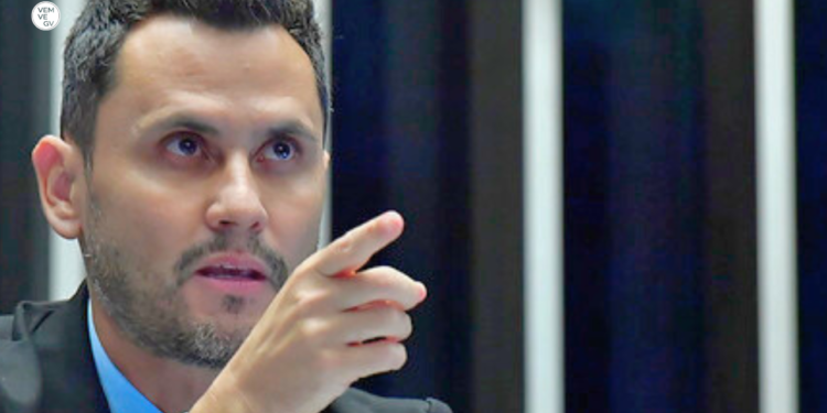 Cleitinho pede desculpas a Bolsonaro após dizer que já ‘pagou’ gratidão