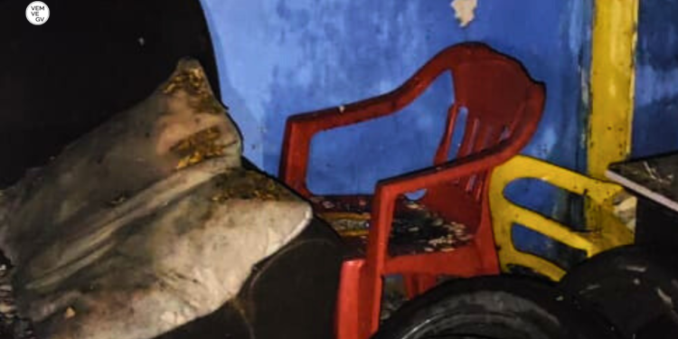 Incêndio destrói casa e interdita imóvel no bairro São Geraldo, em Valadares