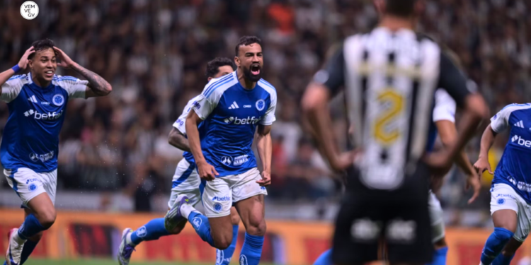 Cruzeiro vence na Arena MRV, amplia boa fase e afunda o rival em crise