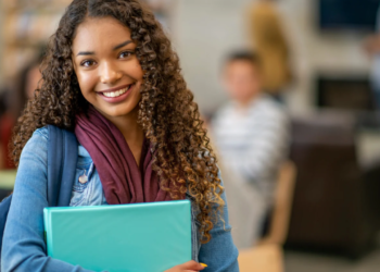 Histórico escolar passa a ser emitido on-line pelo Simade