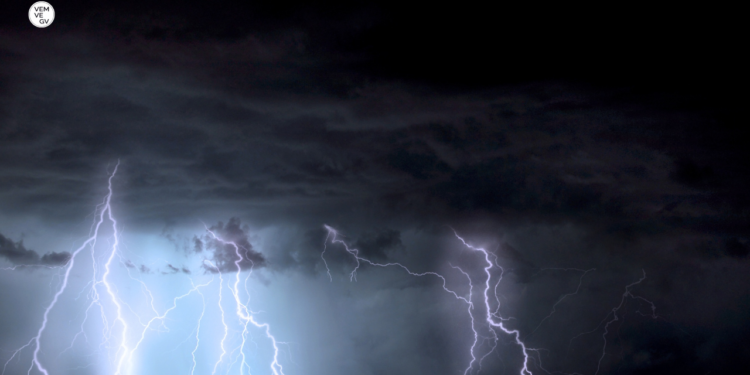 INMET emite alerta de tempestade com risco de granizo em Valadares