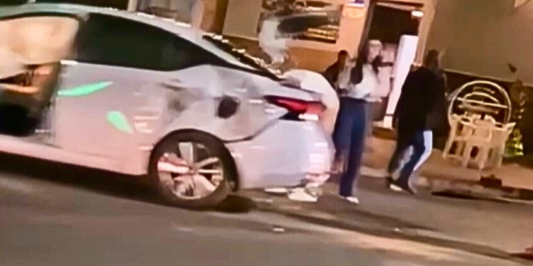 Motociclista fica ferido em colisão com carro no São Pedro, em Valadares