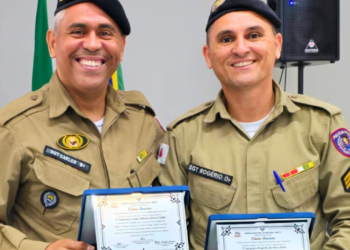 Policiais do 6º BPM recebem título de Cidadão Honorário em Mathias Lobato