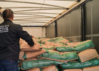 PCMG apreende mais de 28 toneladas de leite em pó em Valadares