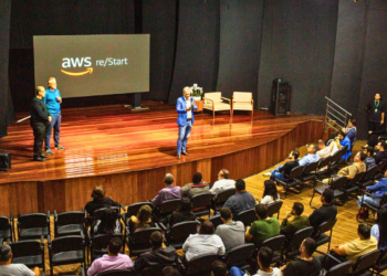 Prefeitura de Valadares lança 2ª turma do programa AWS re/Start