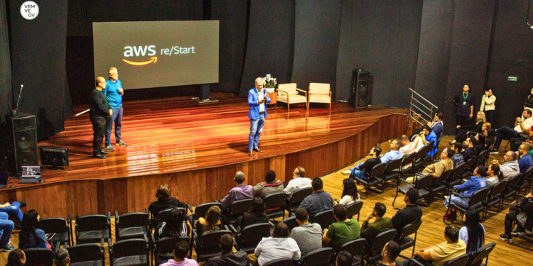 Prefeitura de Valadares lança 2ª turma do programa AWS re/Start