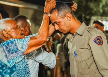 Novos soldados da PMMG recebem boinas em solenidade em Valadares