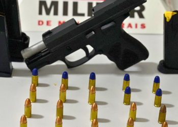 PM apreende pistola e munições após denúncia de violência doméstica em Divino das Laranjeiras