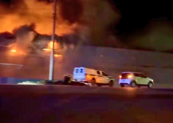 Incêndio destrói depósito de supermercado em Governador Valadares