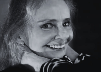 Angela Ro Ro morre aos 75 anos no Rio de Janeiro após três meses internada