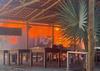 Ônibus das bandas Bonde do Forró e Djavu é destruído por incêndio em MG