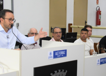 Câmara de Valadares anuncia compra do prédio dos Correios para sede própria