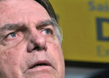 Bolsonaro é transferido da PF para a Papuda