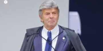Fux vota por anulação de processo contra Bolsonaro e mais 7