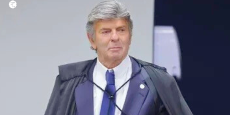 Fux vota por anulação de processo contra Bolsonaro e mais 7