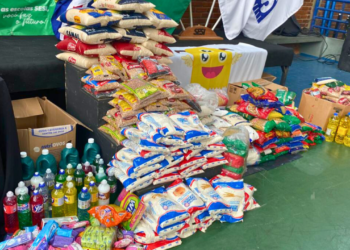 SESI GV arrecada alimentos em gincana com apoio da PM e Defesa Civil