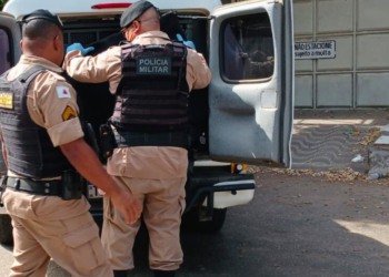 Homem nega dividir maconha, é agredido e acaba preso ao procurar a PM, em Valadares