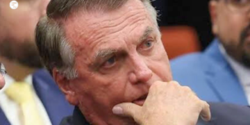 Bolsonaro e mais 7 são condenados