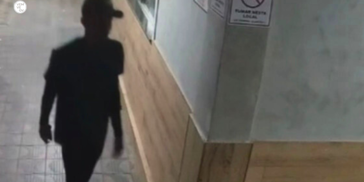 Ladrão desliga energia e arromba loja de veículos em Valadares