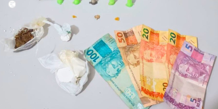 Adolescente de 15 anos é apreendida por tráfico de drogas em Itabirinha