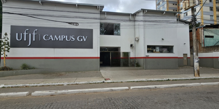 Medicina da UFJF-GV conquista nota máxima no Enamed 2025