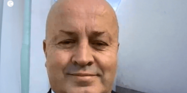 Careca do INSS é preso por ameaçar testemunhas e planejar fuga para os EUA, diz PF