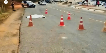 Professora morre atropelada na BR-116, em Mathias Lobato MG
