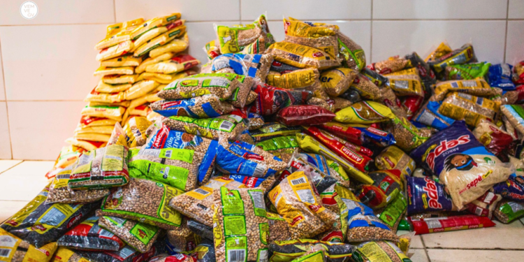 Prefeitura entrega 1,7 tonelada de alimentos a instituições sociais em Valadares