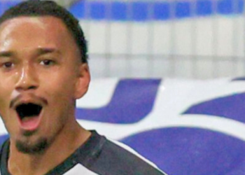 Cruzeiro é surpreendido pelo Democrata GV e sofre mais uma derrota no Mineirão