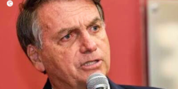 Médicos de Bolsonaro viajam a Brasília após internação repentina