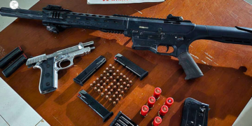 Homem embriagado é detido com armas e munições em distrito de Periquito MG