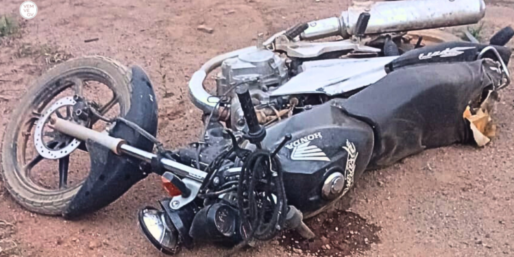 Motociclista morre após ser atingido por caminhão em Senhora do Porto