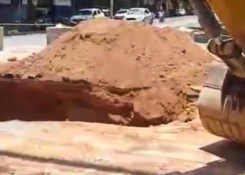 Cratera se abre no Centro de Governador Valadares