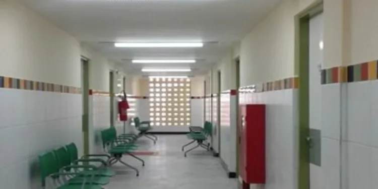 Violência em posto de saúde.